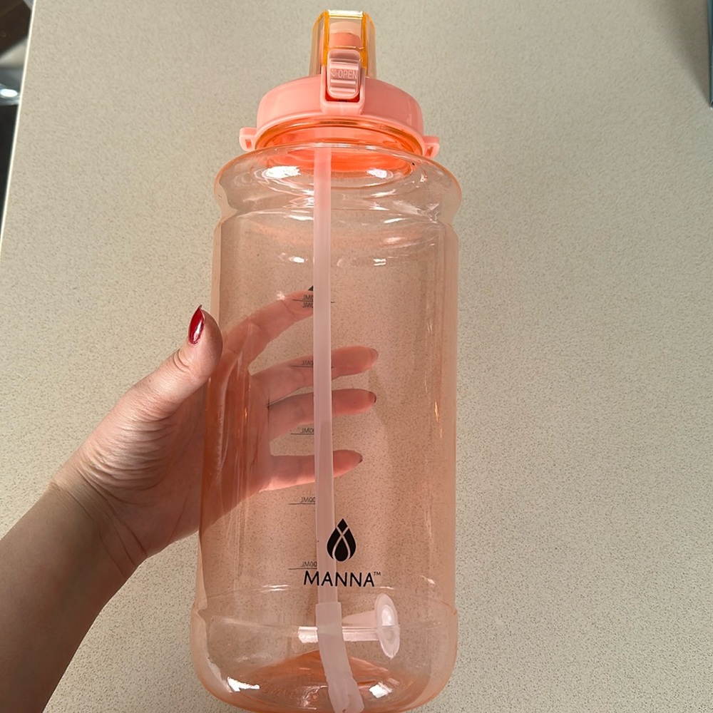 Manna water bottle